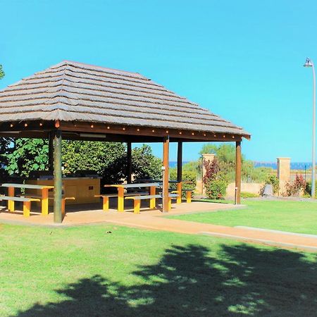 Samson Beach Chalets Point Samson Bagian luar foto