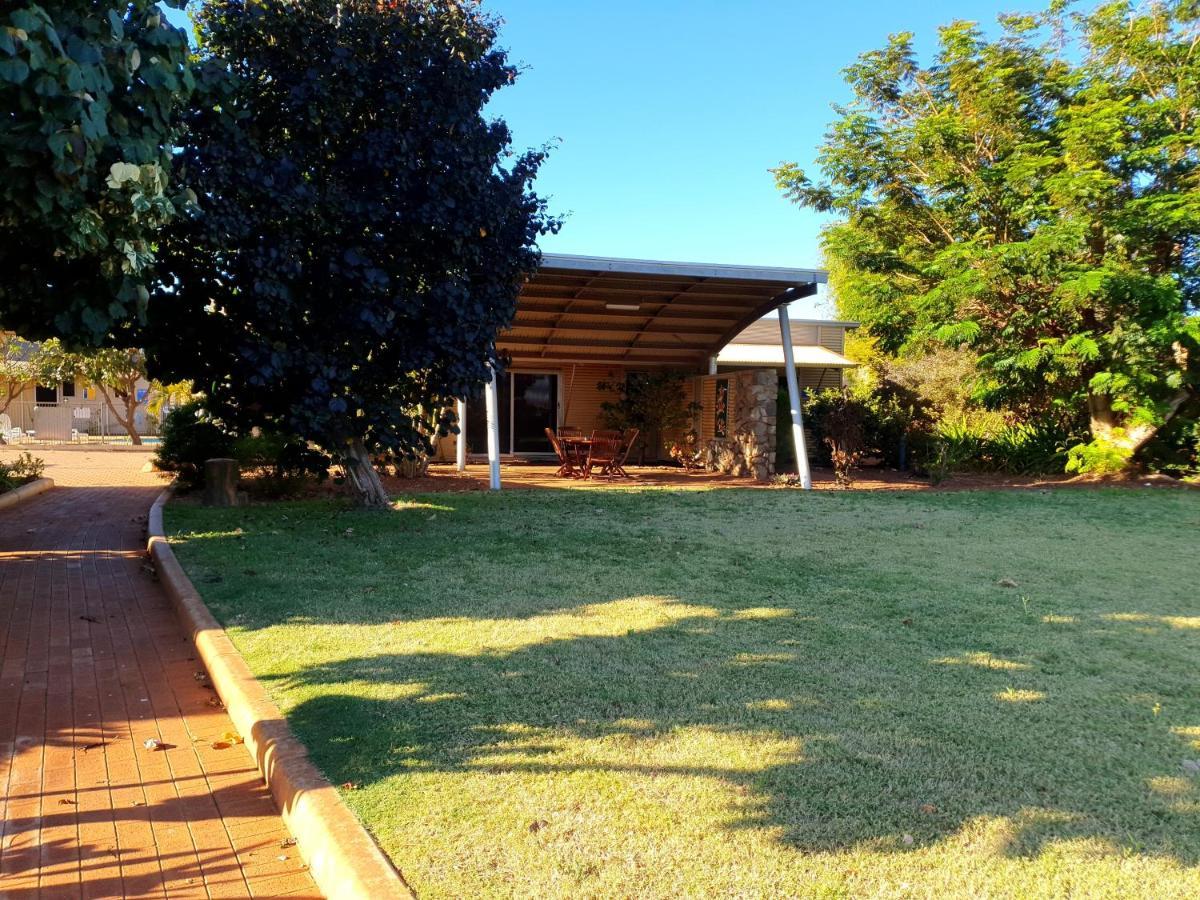 Samson Beach Chalets Point Samson Bagian luar foto