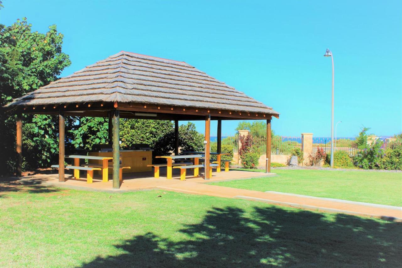 Samson Beach Chalets Point Samson Bagian luar foto