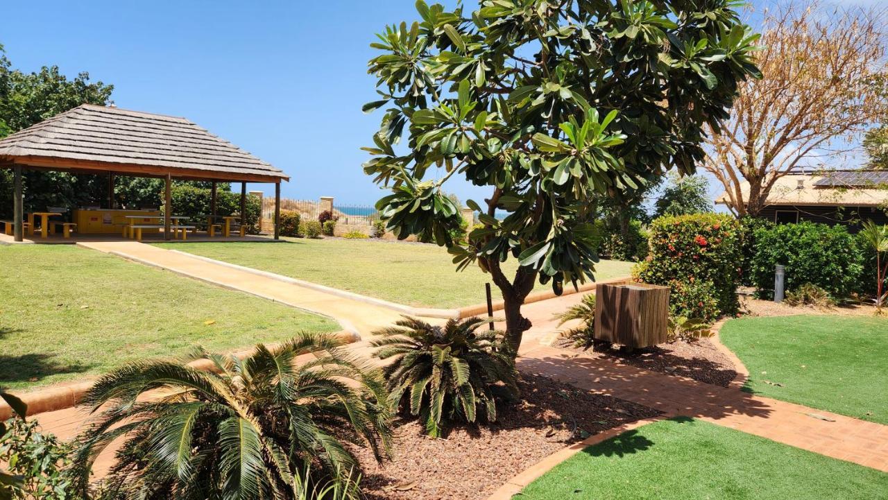Samson Beach Chalets Point Samson Bagian luar foto