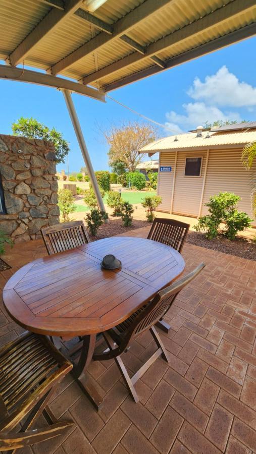 Samson Beach Chalets Point Samson Bagian luar foto
